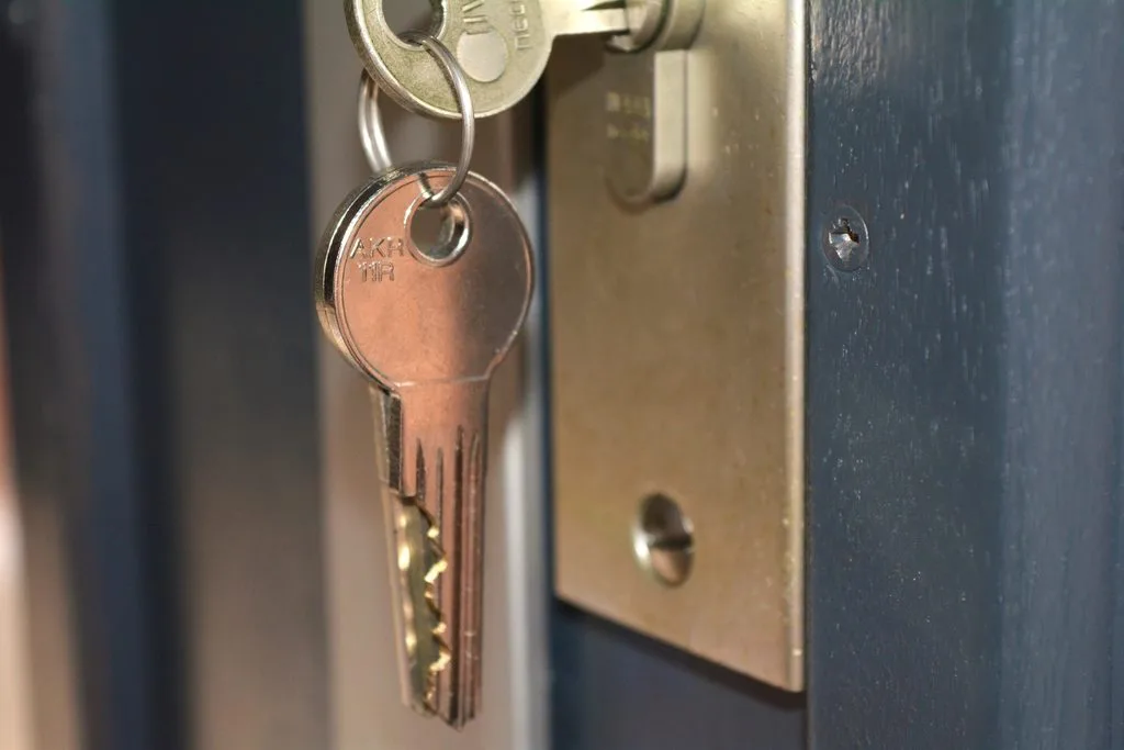Keys left in the door of a property let to Ideal Escapes